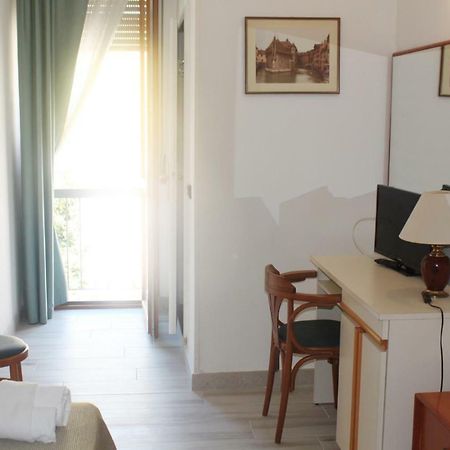 Hotel Marittima リミニ エクステリア 写真